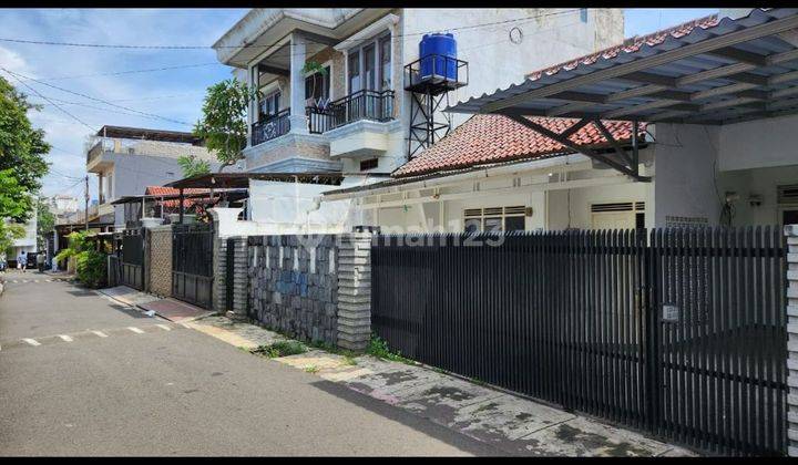 Rumah siap huni di Jalan Kebalen Kebayoran Baru Jakarta  Selatan 2 Lantai SHM Selatan Bagus Terawat,        #ade.s 2