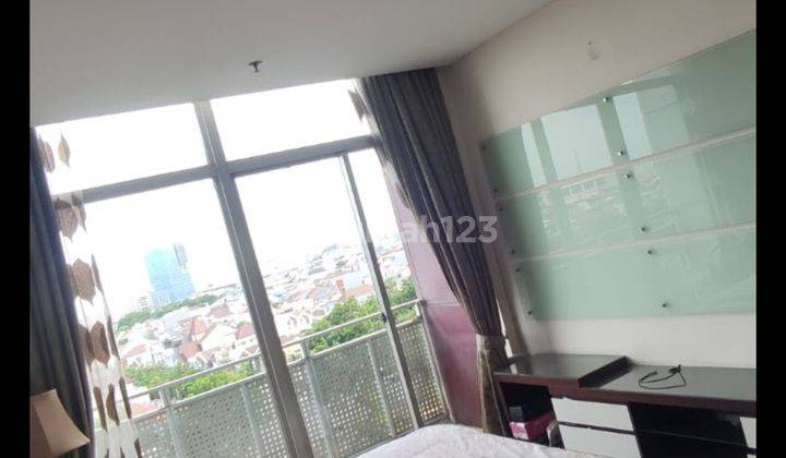 Apartemen The Summit Kelapa Gading Luas 156 m²    3 Kamar Tidur + 1,  2 Kamar Mandi + 1,   View Pool  Free 1 Parkir Mobil fasilitas  swimming pool fitnes centre kids play ground  ruang karaoke study / meeting room security 24 Hours   lokasi sangat strateg 1