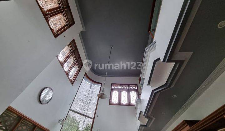 Rumah Siap Huni Rapi Terawat Lingkungan Tenang Asri di Kayu Putih Jakarta Timur 3 Lantai SHM Lantai Granit Slab ada Water Heater Kusen Kayu Jati Super Rumah sudah Tinggi 80 cm dari Jalan Bebas Banjir Lokasi sangat Strategis dekat Mall RS Pusat Kuliner     2