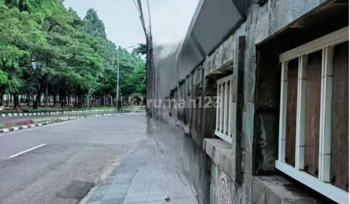 Rumah Cantik Rapi Terawat Siap Huni di Malaka Country Estate Pondok Kopi Jakarta Timur 3 Lantai SHM ada Carport Canopy Roof Top  dapur bersih dapur kotor Lokasi sangat strategis dekat Mall RS  Gerbang Tol  bebas banjir          #obbiegphi 2