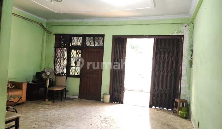 Dijual Rumah Siap Huni, Semi Furnish, Row Jalan 3 Mobil, Bebas Banjir, Hadap Utara, Dekat Mall, Dekat Pusat Kuliner, Dekat Akses Toll, #Jimmyperdana 2