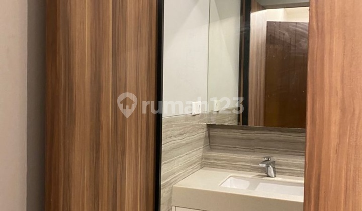 For Sale: Well-Maintained Semi-Furnished Ready-to-Occupy House, 3-Car Row, Strategic Flood-Free Location Near Shopping Center & Culinary Hub, SHM #asenremax 2