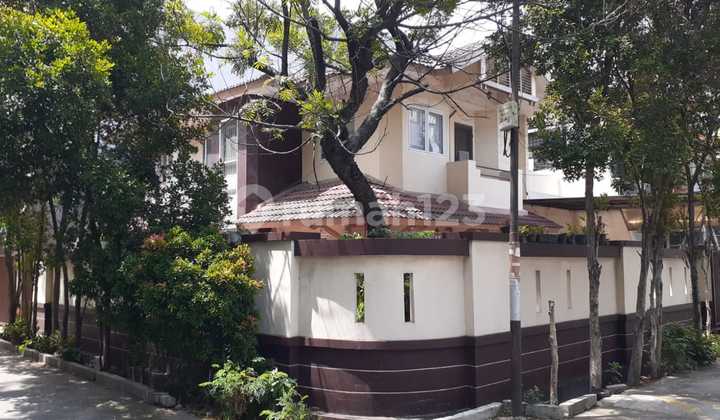 Rumah Siap Huni, Hook Hadap Timur & Utara Full Furnished, Garasi 4 Mobil, Car Port 3 Mobil, Shm, Air Pam, Bebas Banjir, Lokasi Strategis, Dekat Pusat Kuliner, Dekat Stasiun Kereta, #johanliegpas