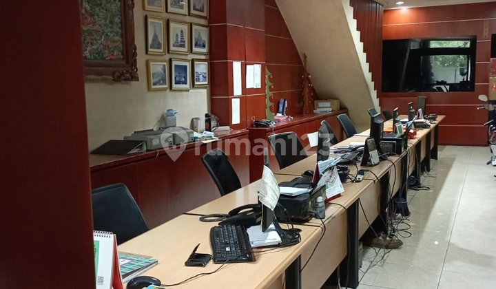 For Sale: Shop House, Facing Main Road, 3.5 Floors, East-Facing, 15 Phone Lines, Flood-Free, HGB Until 2040, Near Culinary Center, Near Mall, Suitable for Bank, Clinic, Salon, Strategic Location #aji 2