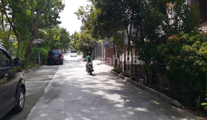 Rumah Siap Huni, Hook Hadap Timur & Utara Full Furnished, Garasi 4 Mobil, Car Port 3 Mobil, Shm, Air Pam, Bebas Banjir, Lokasi Strategis, Dekat Pusat Kuliner, Dekat Stasiun Kereta, #johanliegpas 2