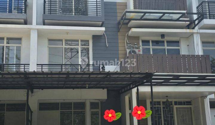 Di Jual Cepat Rumah 3 Lantai,  Di Katamaran Indah,  Pantai Indah Kapuk, 1 Gudang, 3 Kt, 3 Km, Lokasi Strategis, Bebas Banjir             #jyenli 1