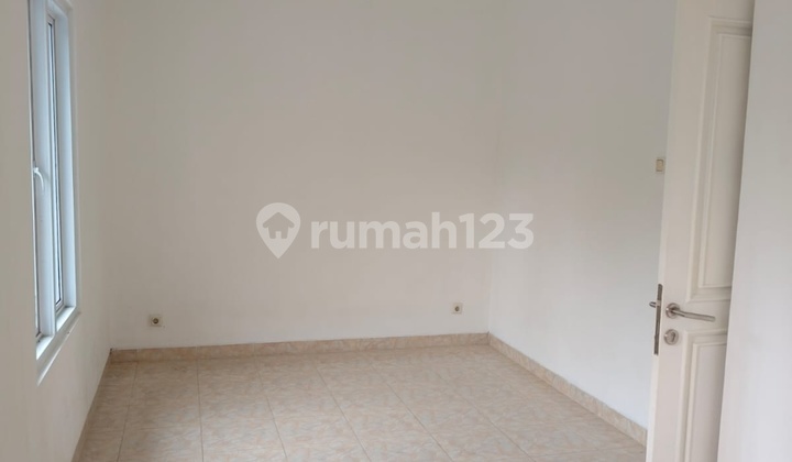 For Quick Sale, Move-in Ready House, 2 Floors, 3 AC Units, Water Pump, Light Steel Roof Frame, Front Yard Space for Car Parking, Strategic Location, Near Mall, LRT Station, Schools, Gas Station, Hospital, Cluster House, #Bernard 2