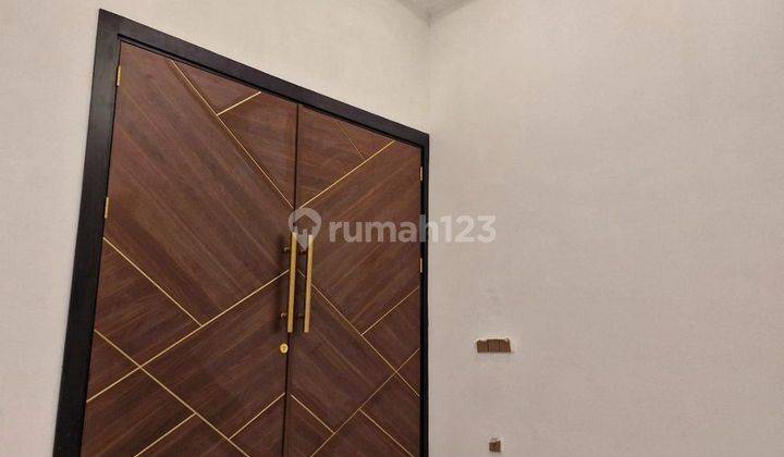 Rumah Kondisi Baru Siap Huni 3 Lantai Shm Hadap Selatan Kondisi Baru Rapi Bersih Memiliki Multi Function Room Lokasi Strategis  Teras Depan Ruang Voyer Ruang Teras Indoor Ruang Teras Outdoor Rooftop Terrace Rooftop Garden Dapur Basah Dapur Kering  Bebas B 1