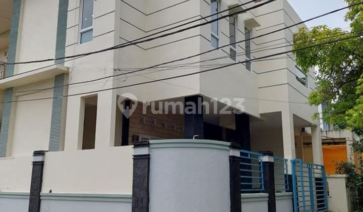 Dijual Rumah Siap Huni Rapi Baru Renovasi SHM PBB IMB Posisi Hook Hadap Barat Lokasi Strategis Dekat Tol Sunter Pulomas Jorr Cakung Dekat Jalur MRT Fase 3 Lingkungan Tenang Aman dan Nyaman #F.dihp1lagi