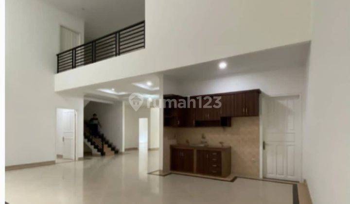 Rumah luas tanah 333m2 luas bangunan 439m2 2 Lantai Bagus di Kemang six residence Mampang Jakarta Selatan 1