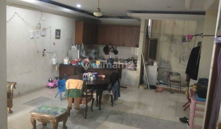 Rumah di Pulomas luas tanah 136m2 5 kamar 2 Lantai hadap Timur jakarta timur 2