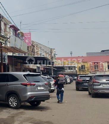 Ruko 2 lantai luas tanah 85 m2 luas bangunan 170m2 di Ruko sentra onderdil harapan indah bekasi 1