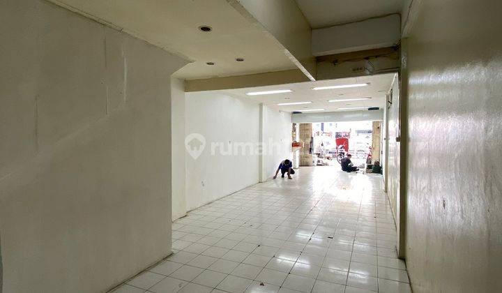 Ruko di Pinggir jalan Taman Galaxy luas tanah 120m2 bangunan 176m2 2 lantai Bagus di Bekasi 1