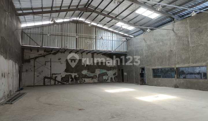 Warehouse for Rent Ready to Use on Jl Raya Penggilingan, Jakarta
