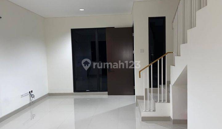 Dijual. Cepat Rumah Baru 2 Lantai Di Cluster Yarra Jakarta Garden City 2