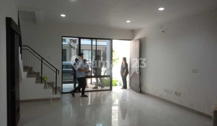 Dijual Rumah Siap Huni di Cluster Dallas Pantai Indah Kapuk