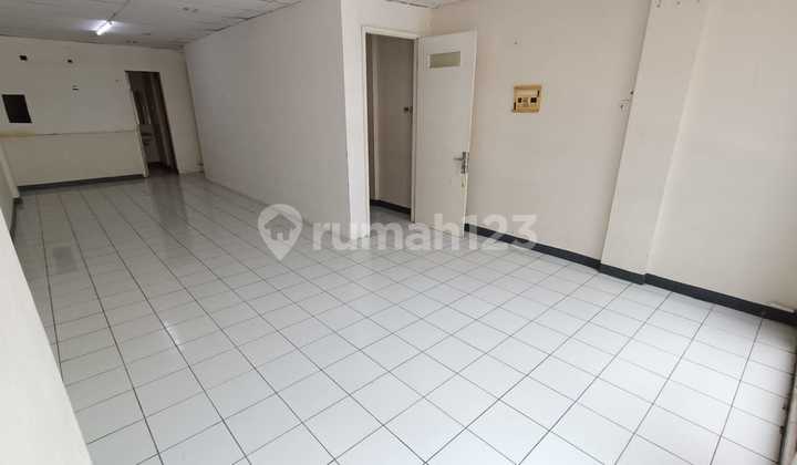 For Rent Fast Ready-to-Use Shop House in Cempaka Mas, Central Jakarta 2