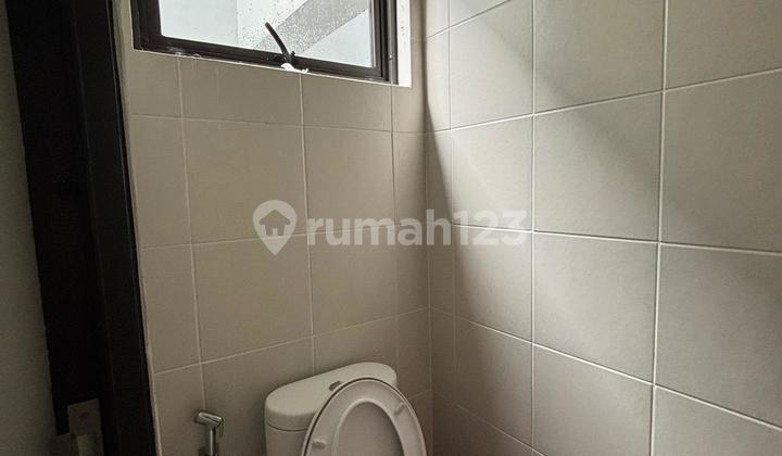 For Rent: 3-Story Row Shop in Maison De Wisteria Metland 2