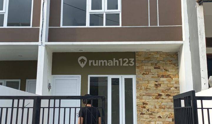 Rumah di Gading Griya Residen 2 Lantai SHM Baru hadap Selatan 1