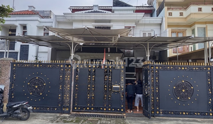 For Sale House in Kelapa Gading Jl. Pelepah Indah 2 Floors Flood-Free Ready to Occupy SHM(iren) For Sale House in Kelapa Gading Jl. Pelepah Indah 2 Floors Flood-Free Ready to Occupy SHM(iren)