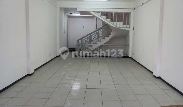 For Rent 3-Storey Shop House at East Boulevard, Kelapa Gading (Rudy W) 2