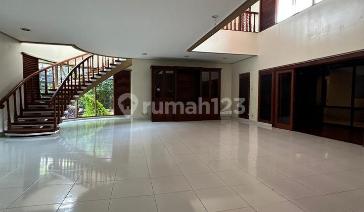 Disewakan Rumah Mewah Asri Furnish Di Kawasan Bukit Gading Villa. Kelapa Gading 