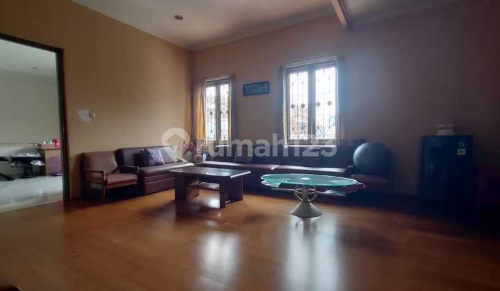 Rumah 3 LT Hook Siap Pakai di Kebon Jeruk Jakarta Barat 2