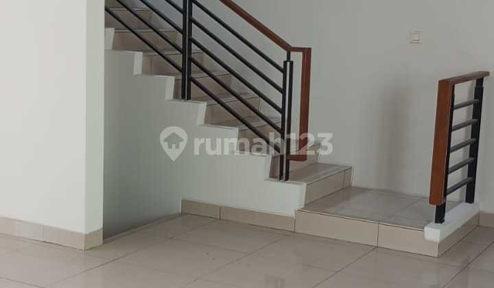 Tersedia Garasi Dalam! Rumah 2Lt Siap Huni di Summarecon Bekasi 2