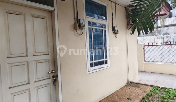 Cck U Kost 2-Story House in Cempaka Putih Tengah, Central Jakarta 2