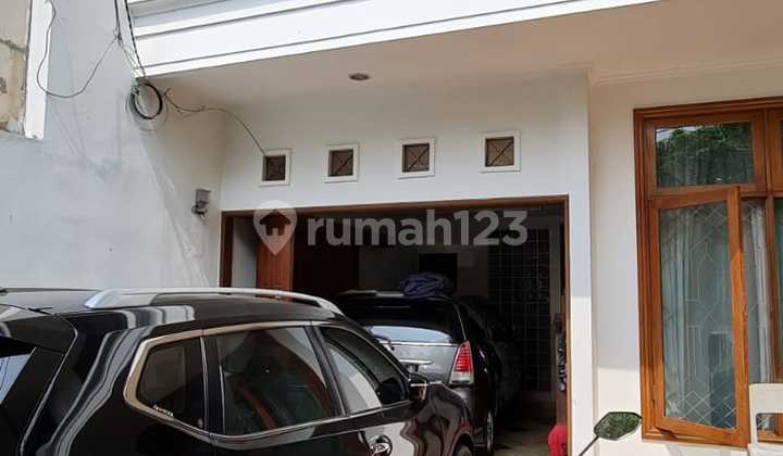 Luxurious &amp; Serene! 330M2 Hook House in Pulomas, East Jakarta 2