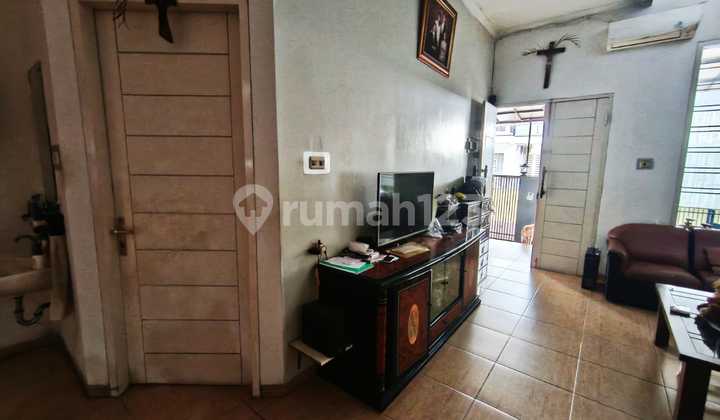 Rumah 3 Lantai Bagus di Kelapa Gading 2
