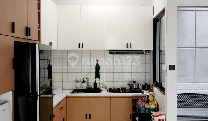 Murah! Rumah Siap Huni Kelapa Gading 2 Lantai Cantik Banget Murah! Rumah Siap Huni Kelapa Gading 2 Lantai Cantik Banget