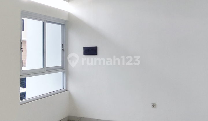 Murah! Rumah Baru 3 Lantai Kelapa Gading Unfinished 2