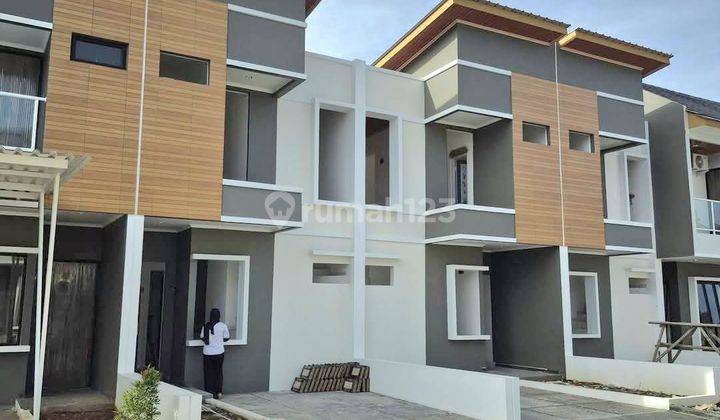Rumah 2 Lantai 5 Menit Stasiun Serpong Shm di BSD City 1