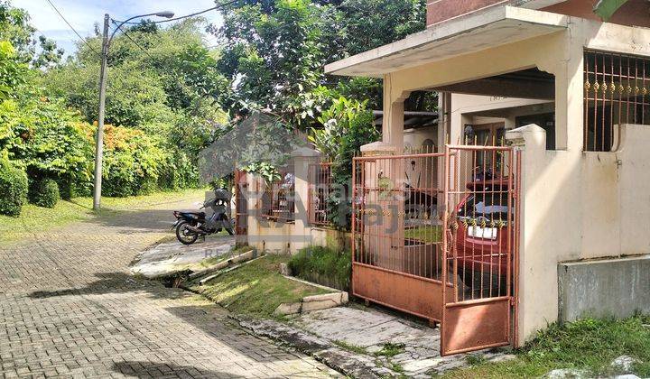 foto lainnya rumah 2 lantai di bukit