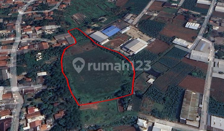 Tanah di kawasan industri Gunung Sindur Bogor