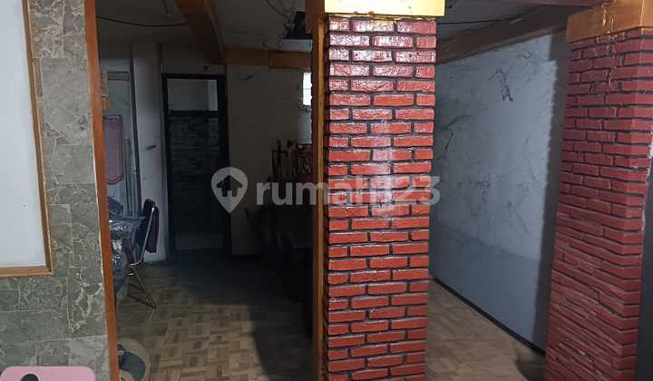 Ready-to-Live-in Shop House with 2 Bedrooms in Pajajaran