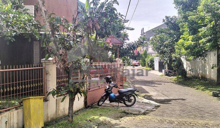 foto lainnya rumah 2 lantai di bukit