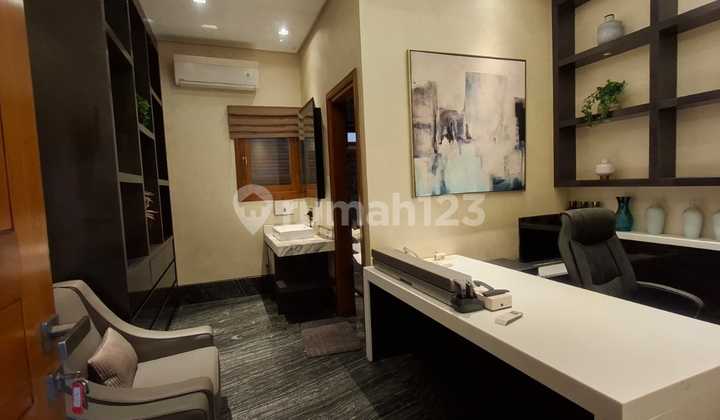 Luxury Mansion 5 Lantai dengan Lift & Private Pool 2