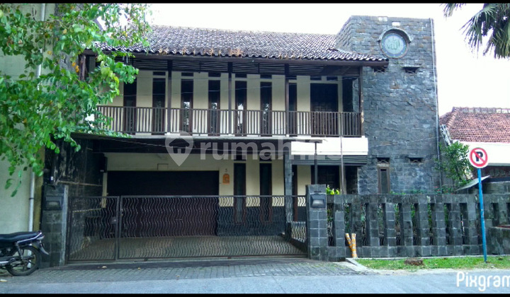 Di Jual Rumah Modern Luas di Tengah Kota (Turangga) Di Jual Rumah Modern Luas di Tengah Kota (Turangga)