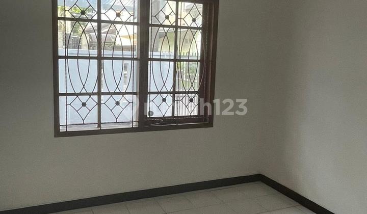 For Rent Ready-to-Occupy House in Taman Kopo Indah 1 2