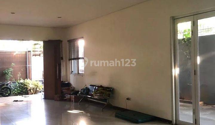 Dijual Rumah Tinggal Semi Furnished di Kalibaru Timur Senen 1