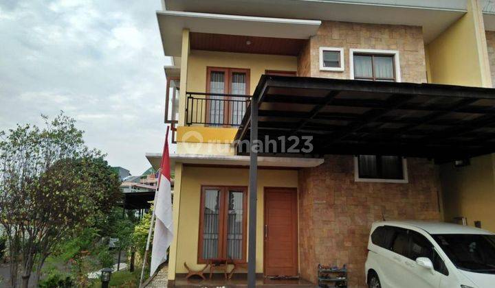 Dijual Rumah Hoek di Perumahan Jasmine Residence Jakarta Timur  1