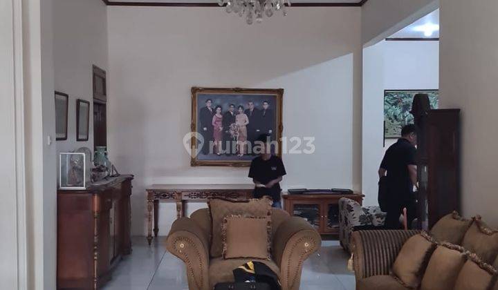 Dijual Rumah 2 Lantai di Menteng Jakarta Pusat  1