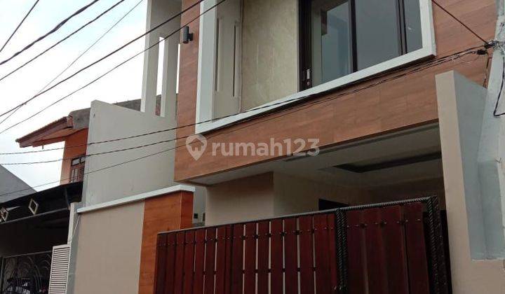 Dijual Rumah 2.5 Lantai di Duren Sawit Jakarta Timur  1