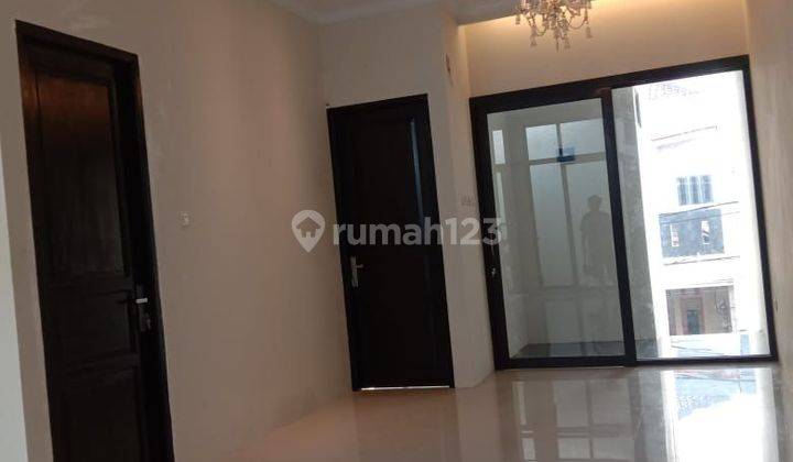 Dijual Rumah 2.5 Lantai di Duren Sawit Jakarta Timur  2