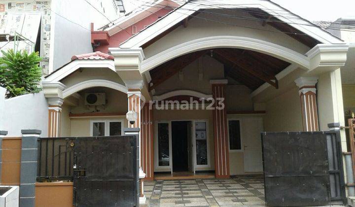 Dijual Rumah Siap Huni di Bulevar Hijau Kota Harapan Indah  1