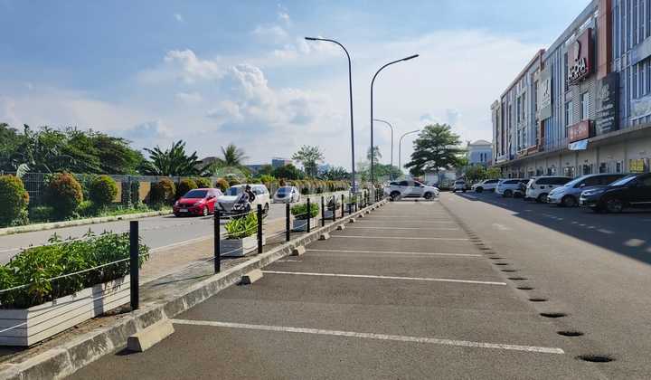 For Sale: 3-Story Linked Shophouse in Burgundy Summarecon Bekasi 2