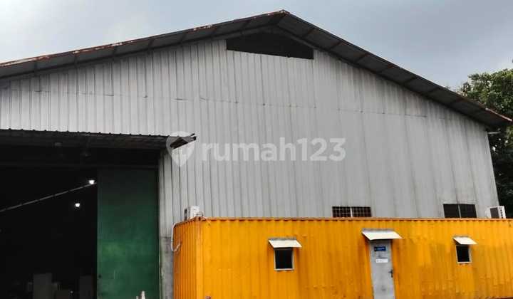 Warehouse for Rent on Narogong Main Road, Bekasi.