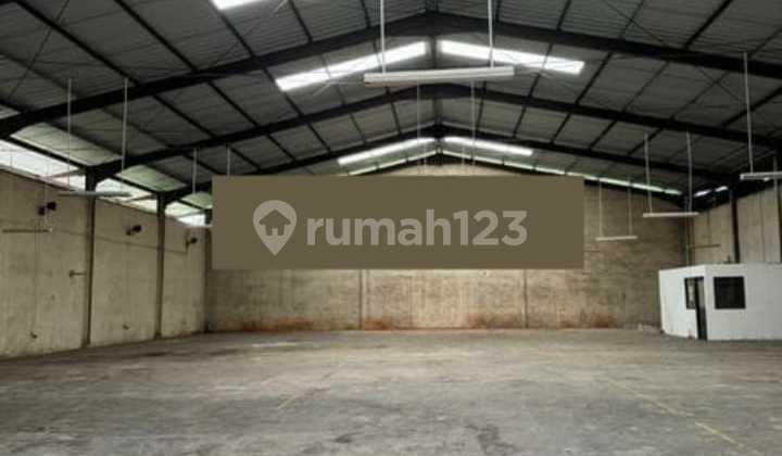 At Dewa Gudang Batu Ceper Tangerang, Good Road Access for 40-Foot Containers, Near Tanah Tinggi Toll.